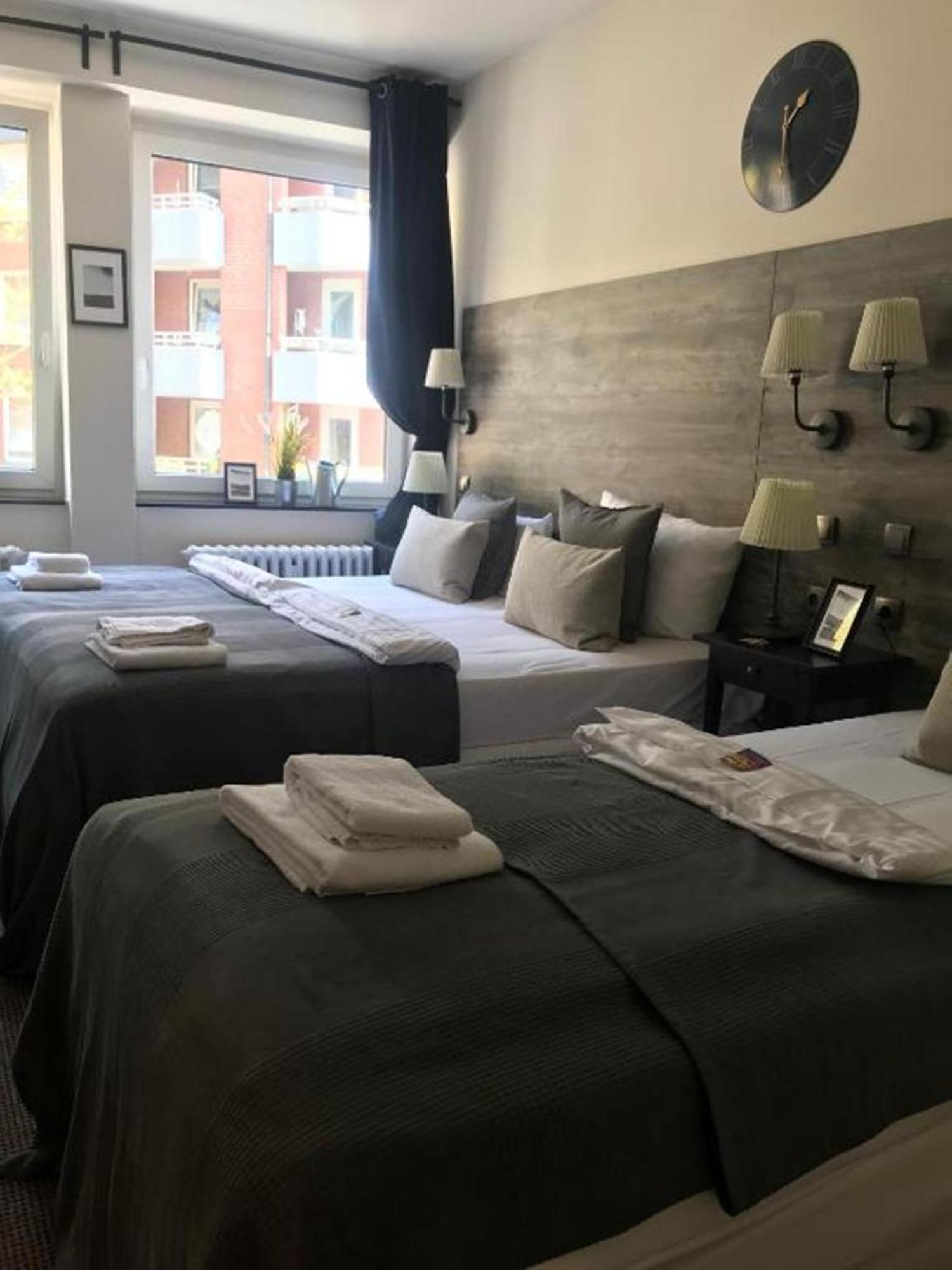 Triple Room with Shared Bathroom,1556406148:JPEG